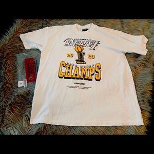Uniform Studios Los Ángeles Lakers Championship T